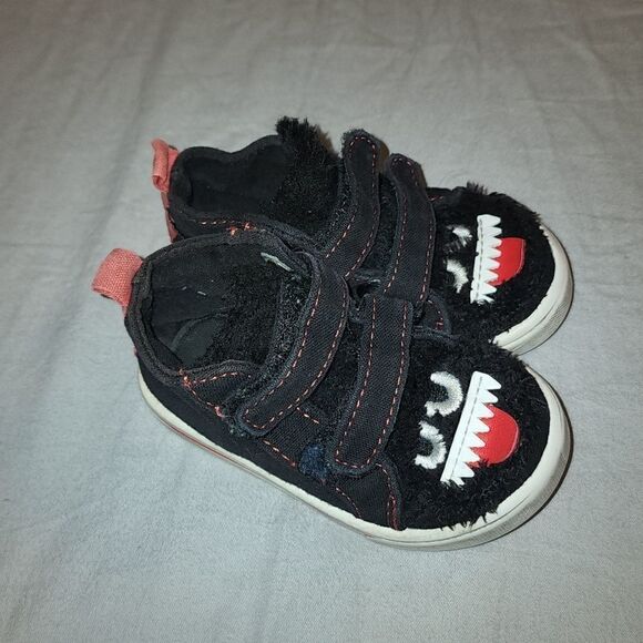 🏖 Infant Baby Boy Toddler Shoe Size High Tops Monster Size 4 - Picture 3 of 3